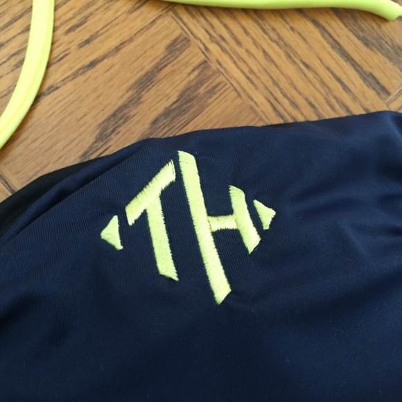 (NWT) Tommy Hilfiger Core Navy/Yellow Bandeau/Halter Ruched Bikini Top Sz M - Picture 3 of 8